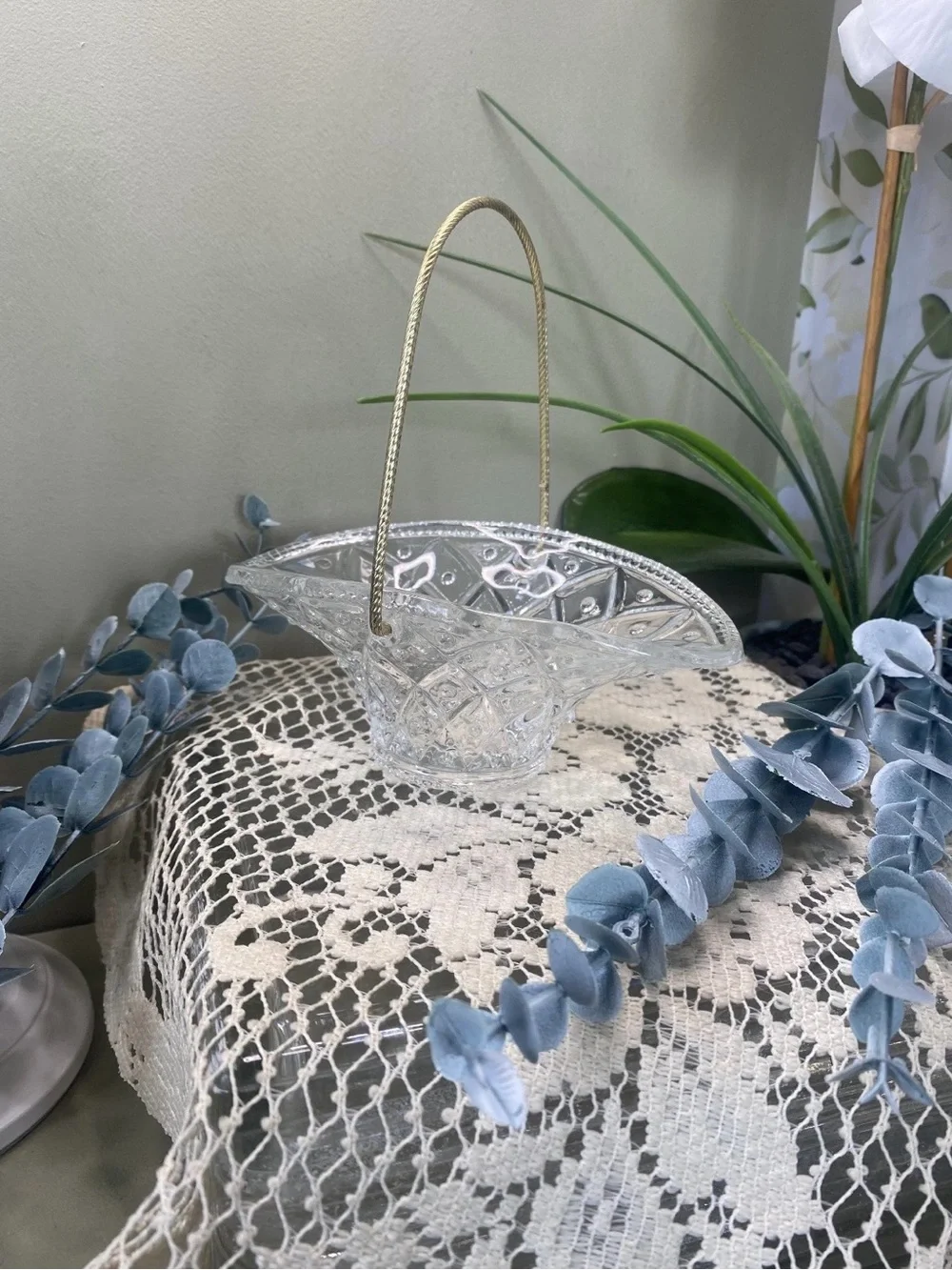 ✨ Vintage Avon Clear Glass Trinket Basket ✨